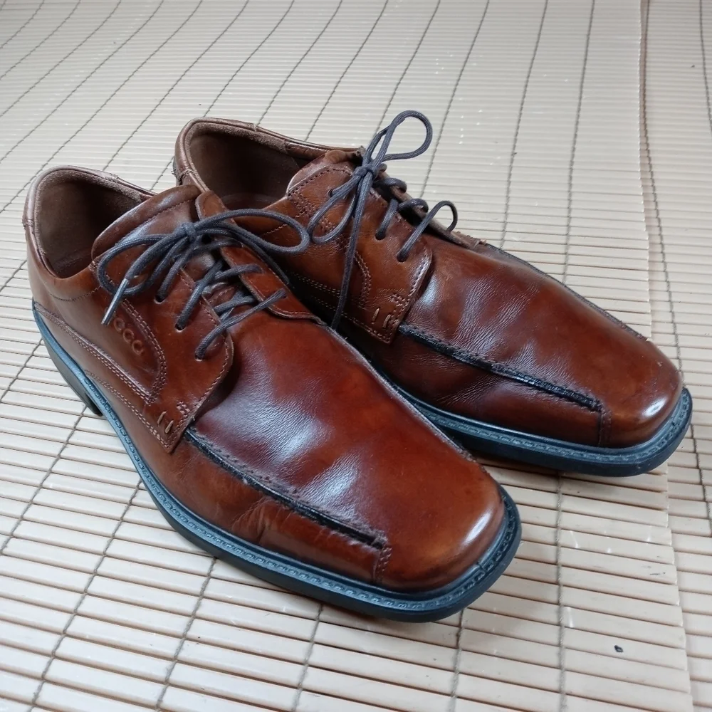 Ecco men's brown leather Oxford sz. Euro 43 US 10. Made in Slovakia 169.1pm